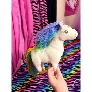 Unicorn Hallmark Rainbow Brite Starlite
Horse Plush Star Lite Toy Doll